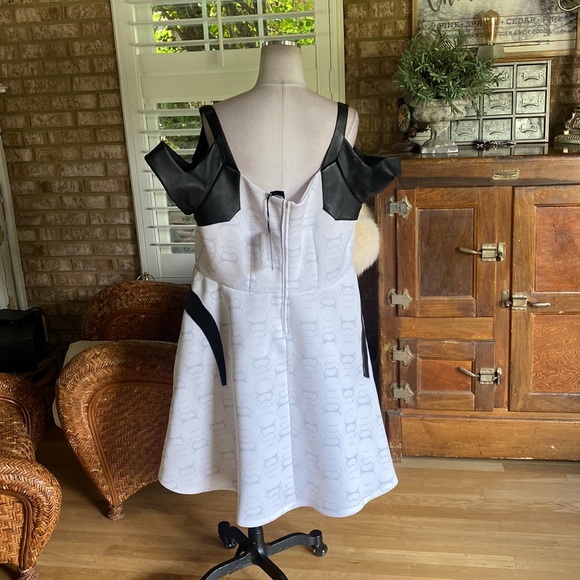 HER UNIVERSE FOR HOT TOPIC Star Wars STORMTROOPER GIRLS DRESS 3X NEW POCKETS - Picture 4 of 9